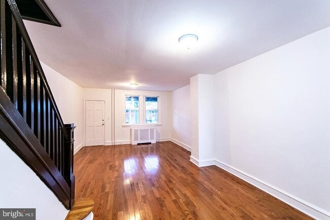 Building Photo - 2306 E Cambria St