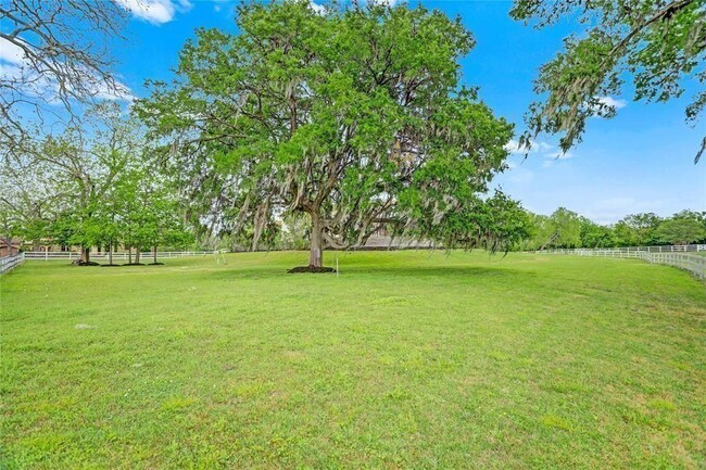 Building Photo - 5403 E river Dr