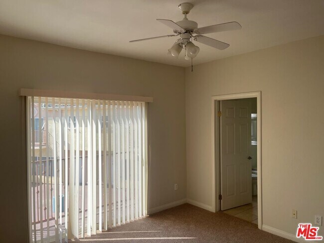 Building Photo - 12375 Osborne Pl