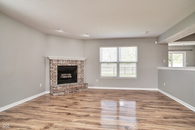 Building Photo - 10856 Trailwood Dr