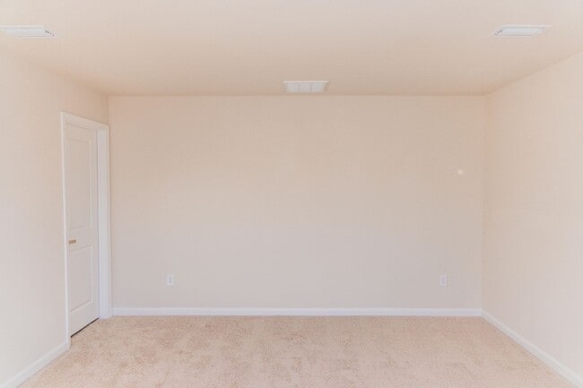 Building Photo - 4 Bedroom Home in Waynesboro