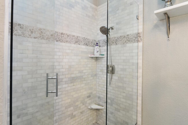 Building Photo - 250 S Ocean Blvd