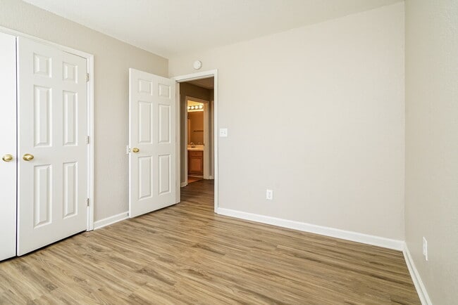 Building Photo - 5357 Jerome Rd