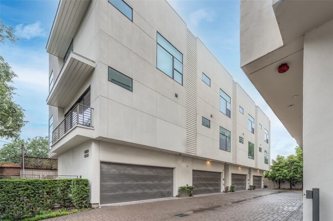 Building Photo - 1004 California St