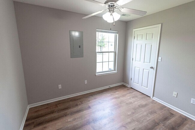 Building Photo - 4016 Snowy Owl Dr