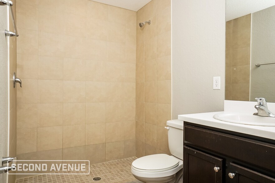 Building Photo - 2747 Ponce De Leon Blvd