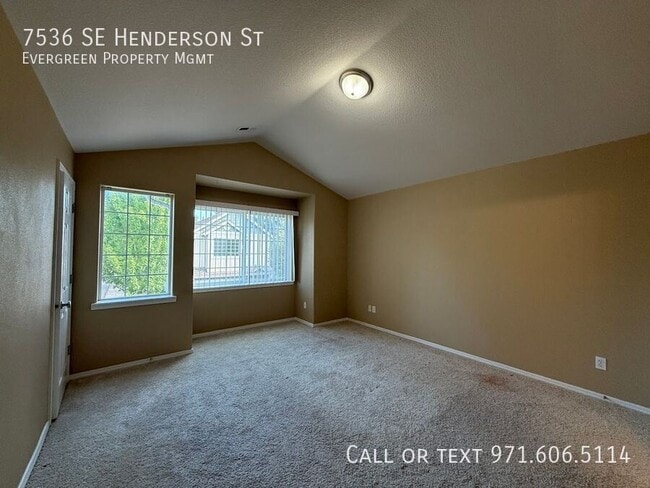 Building Photo - 7536 SE Henderson St