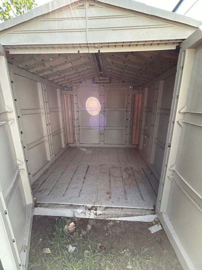 Building Photo - 3 Bed 2 Bath Mobile Home W/ Many Amenities...