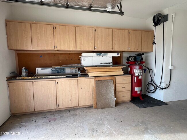 Building Photo - 4847 E Calle de Las Estrellas Rd