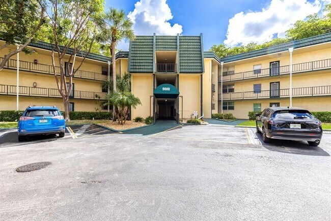 Primary Photo - 9080 Lime Bay Blvd