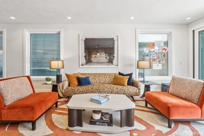 Building Photo - 7 Seymour St