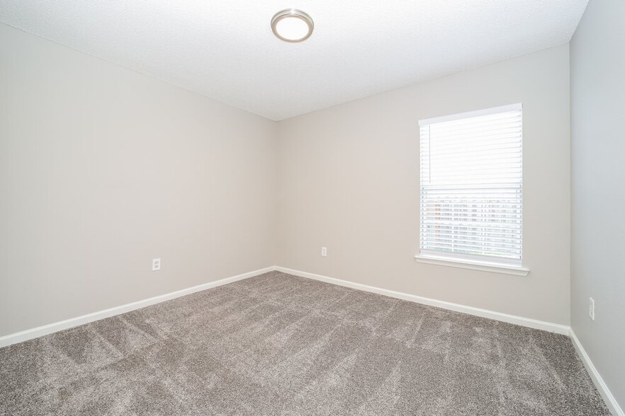 Building Photo - 2371 Adams Lake Boulevard