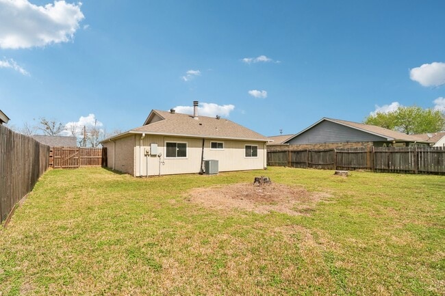 Building Photo - 14067 Towneway Dr