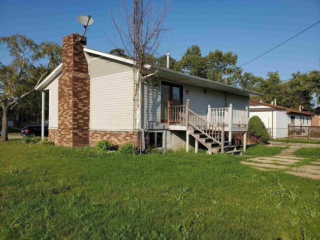 Building Photo - 9225 Carol Ann Dr