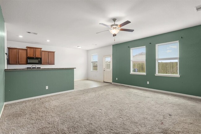 Building Photo - 5546 Rainbow Rd.