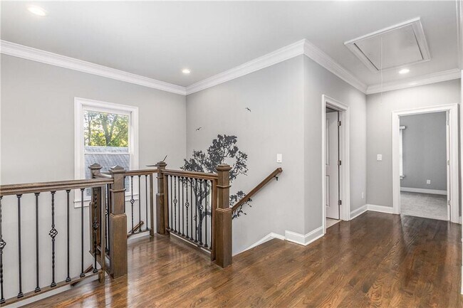 Building Photo - 207 Mellrich Ave NE