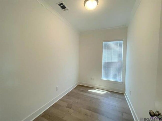 Building Photo - 9905 Stone Water Dr