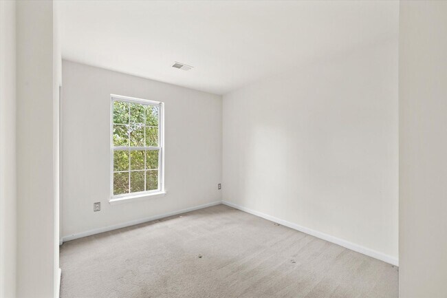 Building Photo - 4701 Colonnade Way