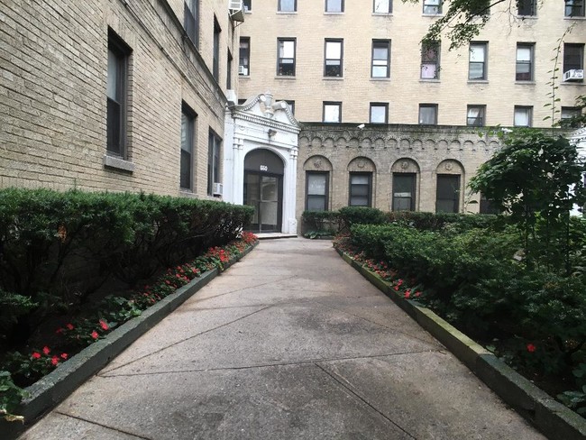 Entry Way - 660 Fort Washington Avenue