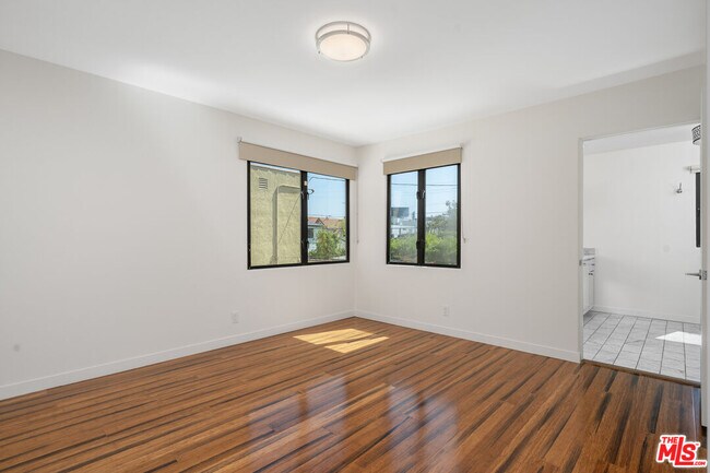 Building Photo - 122 N Harper Ave