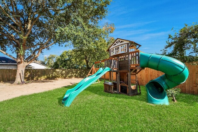 Building Photo - 11915 Binghamton Dr