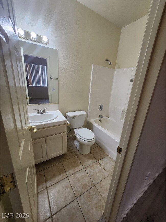 Building Photo - 2580 E Ambush St