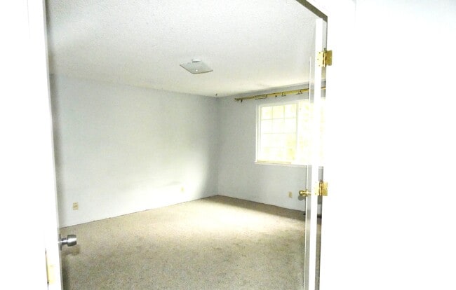 Building Photo - 3925 Parque Verde Ln