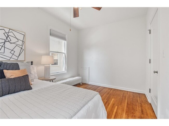 Building Photo - 1621 W 25th St