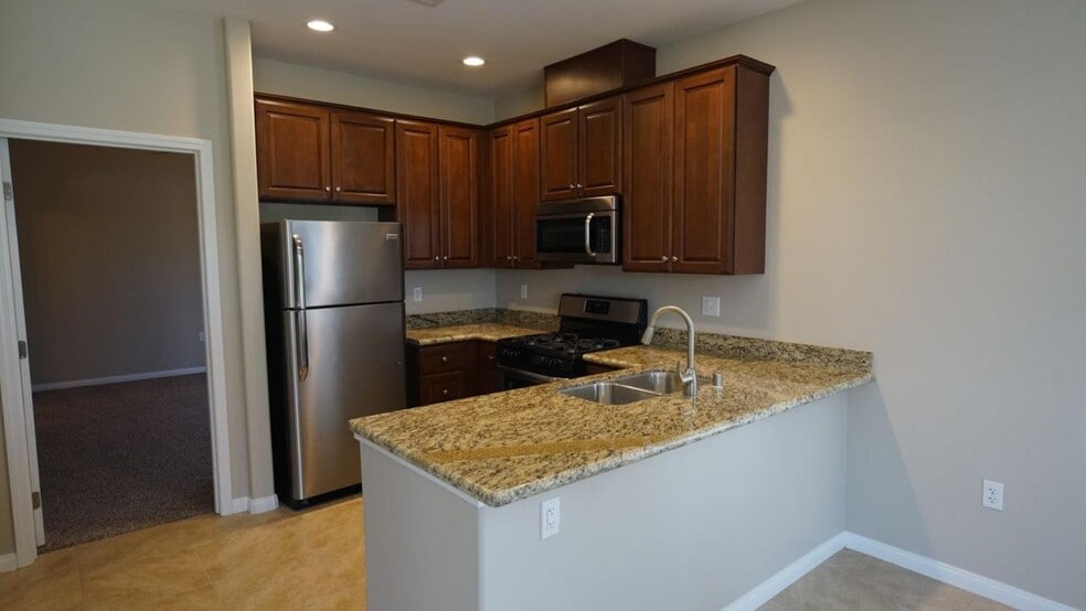 Interior Photo - Sablewood Gardens