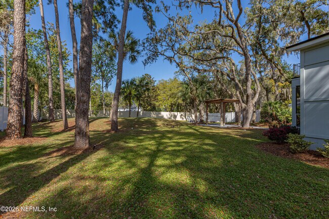 Building Photo - 5631 Heckscher Dr