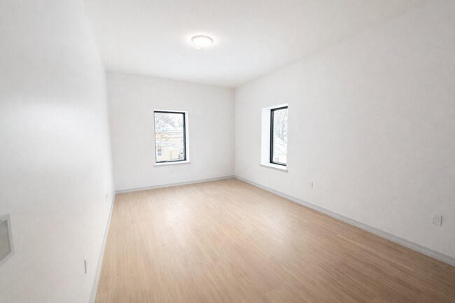 Interior Photo - The Emory