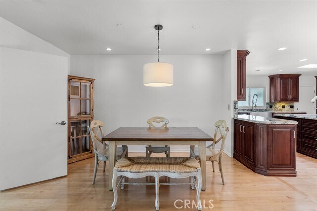 Building Photo - 321 Vía San Sebastian