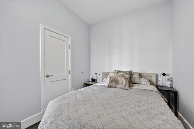 Building Photo - 2100 11th St NW