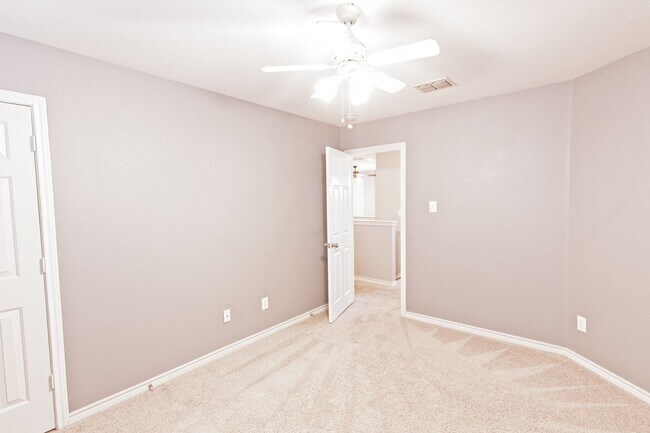 Building Photo - Allen 4 Bedroom available Short Term