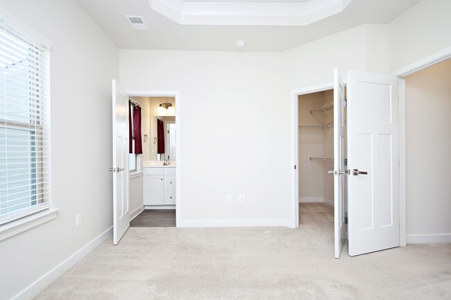 Building Photo - Pet Friendly Rivanna Village Townhome (Lea...