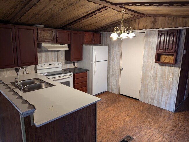 Building Photo - 45 K and M Way