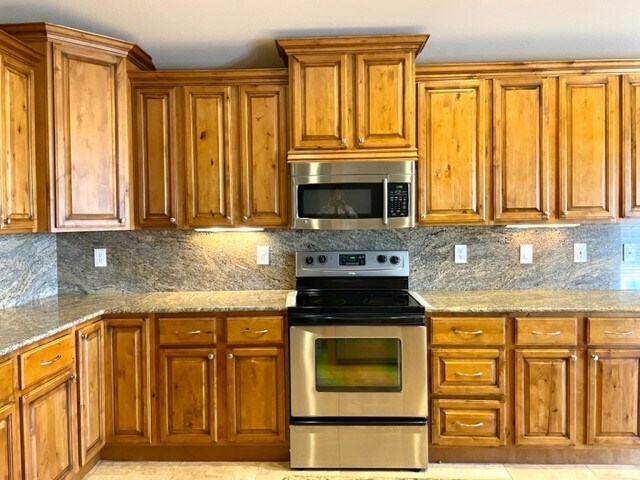 Building Photo - 34127 N Slate Creek Dr