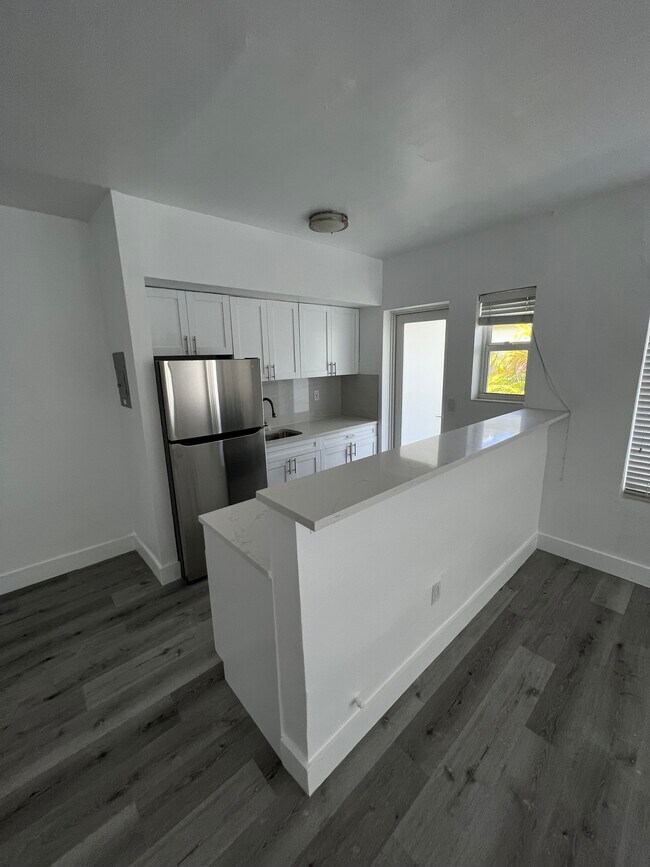 Building Photo - 535 73rd St