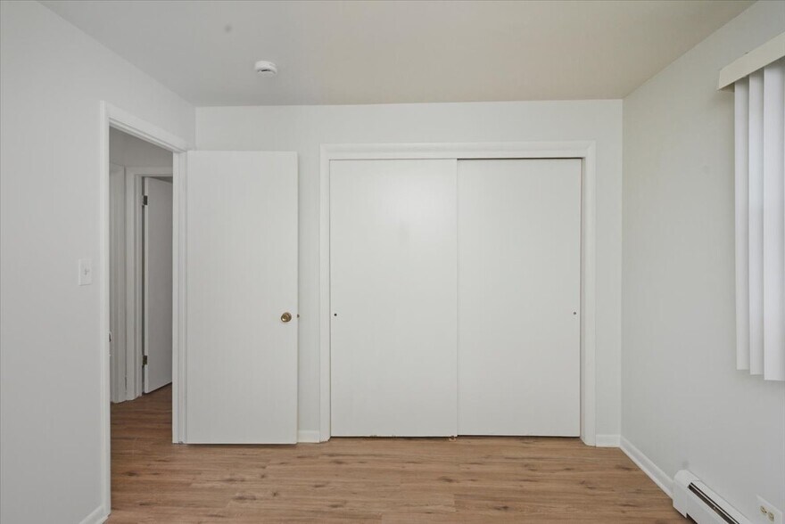 Building Photo - 126 W Washington St