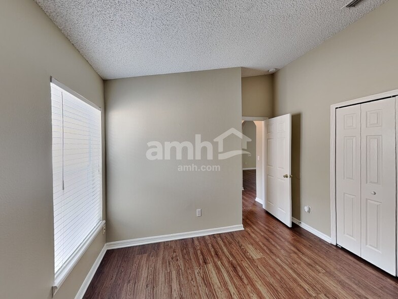Building Photo - 2386 Blue Sapphire Cir