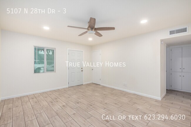 Building Photo - 5107 N 28th Dr