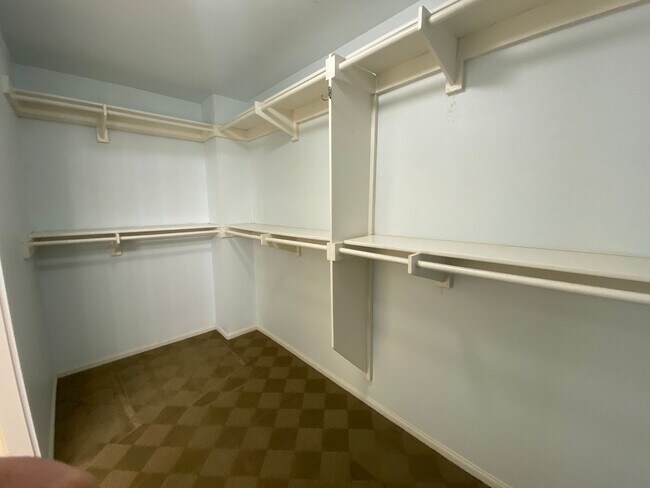 Building Photo - 2 story 4 Bedroom Home located in Amber Woods Community