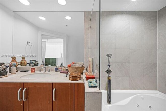 Building Photo - 7728 Collins Ave