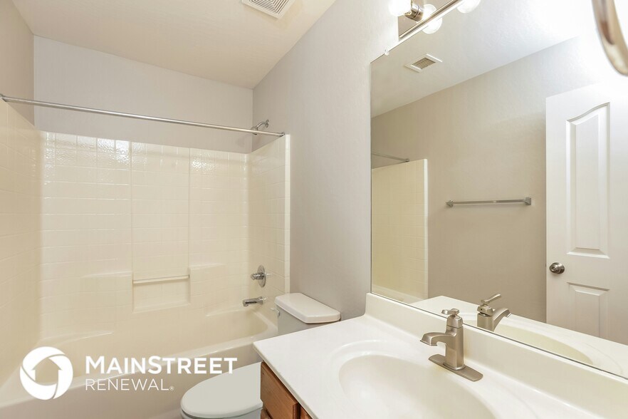 Building Photo - 17406 W Mohave St