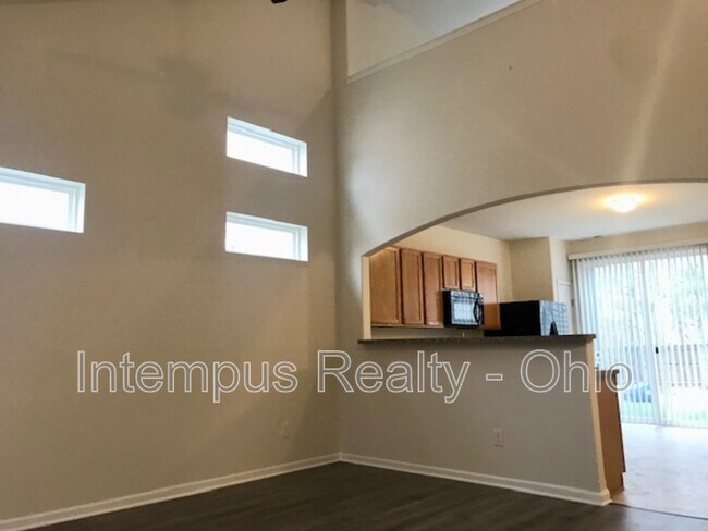 Building Photo - 2844 Hillstone St