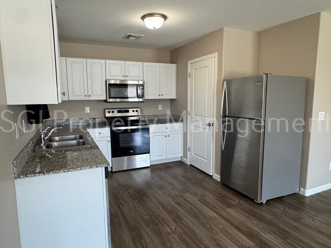 Building Photo - 327 Impala Ct