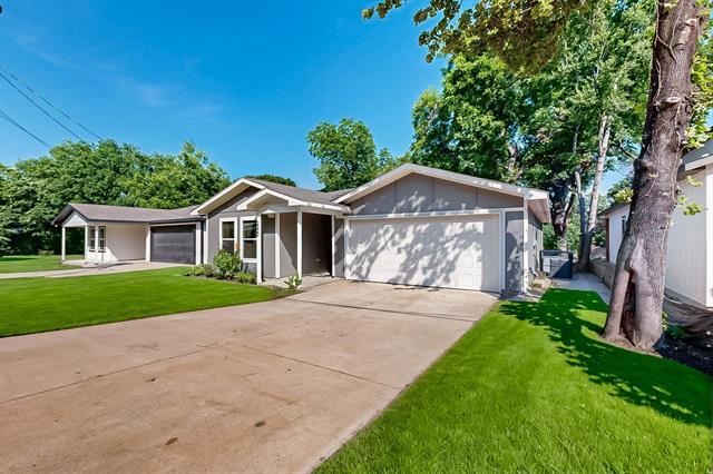 Building Photo - 2222 Echo Lake Dr