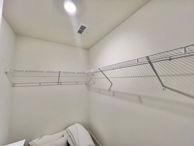 Building Photo - **OFFERING REFUNDABLE APPLICATION FEES** Luxurious, Newly Built 3BD, 2.5BA Raleigh Townhome with ...