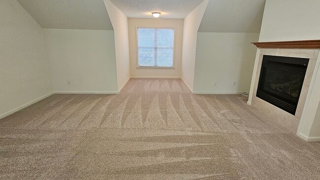Building Photo - Bright & Spacious Home in Fredericksburg!