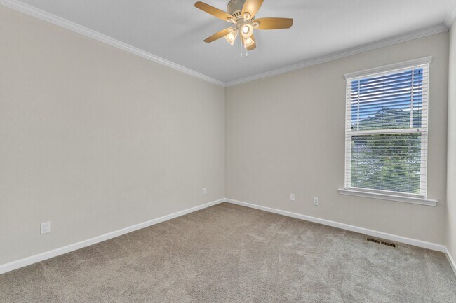 Building Photo - 4701 Kia Dr